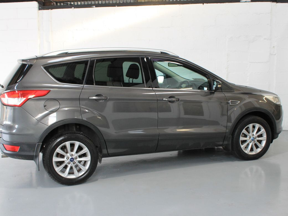 2016 Ford Kuga - image 5