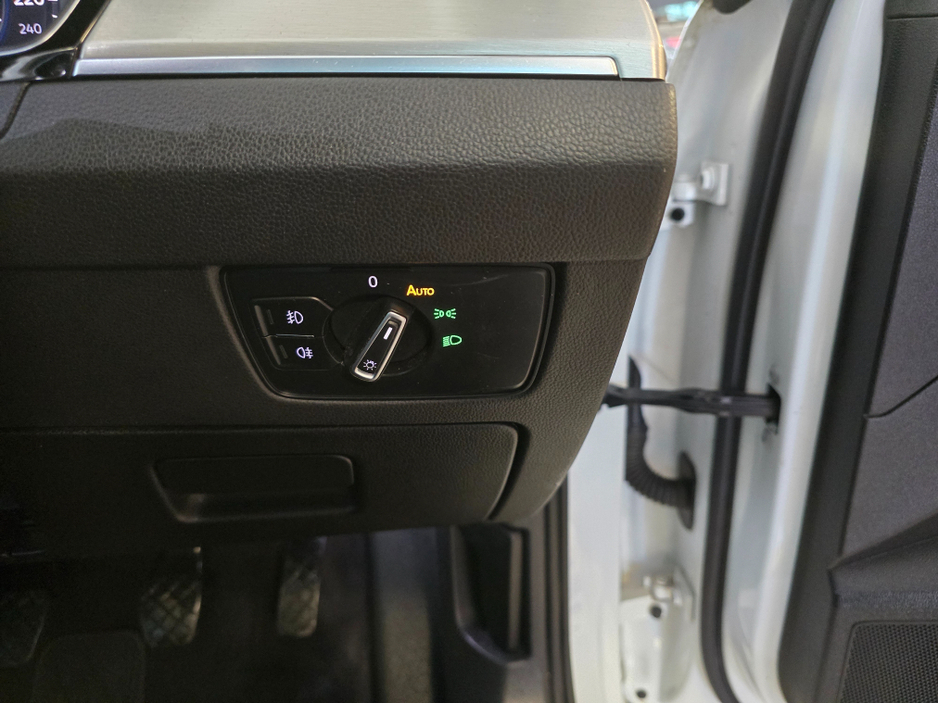 2019 Volkswagen Passat - image 15