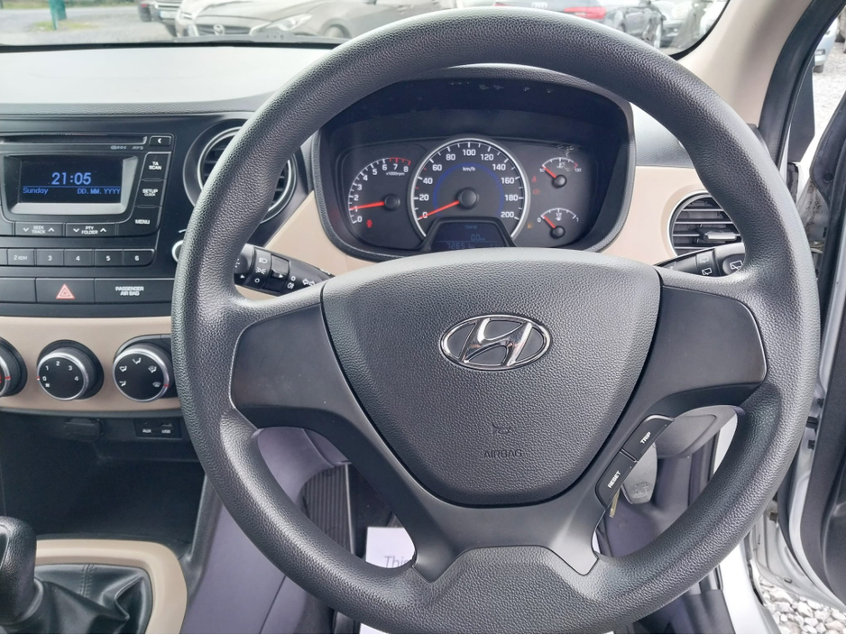 2015 Hyundai i10 - image 21