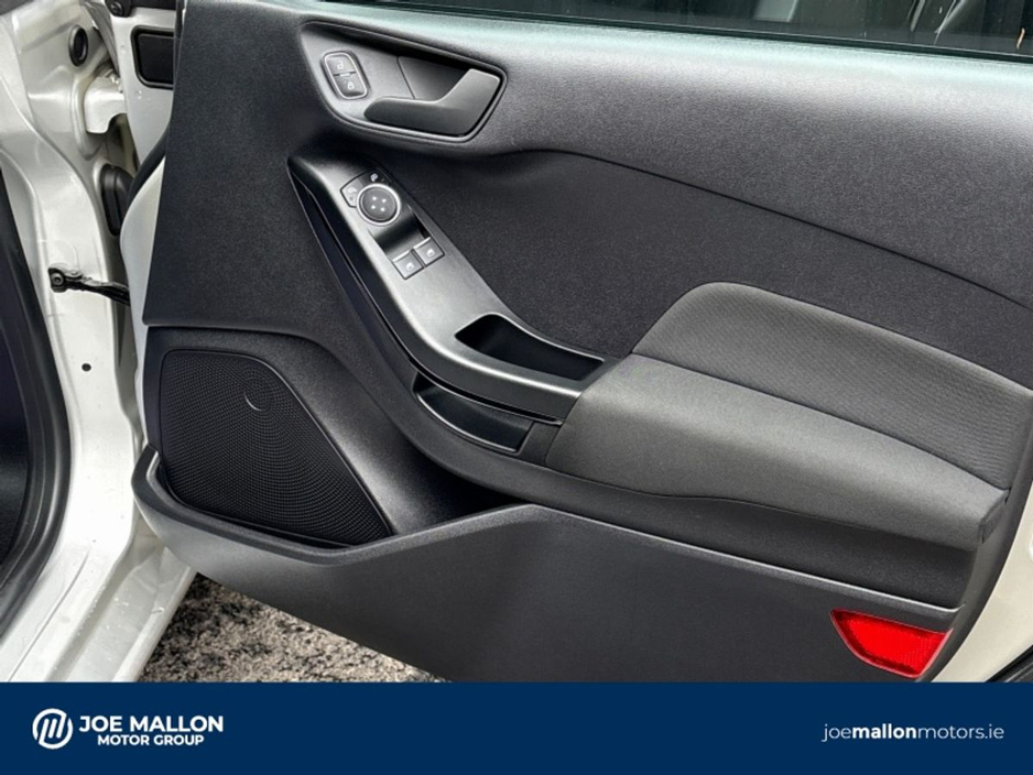 2020 Ford Fiesta - image 16