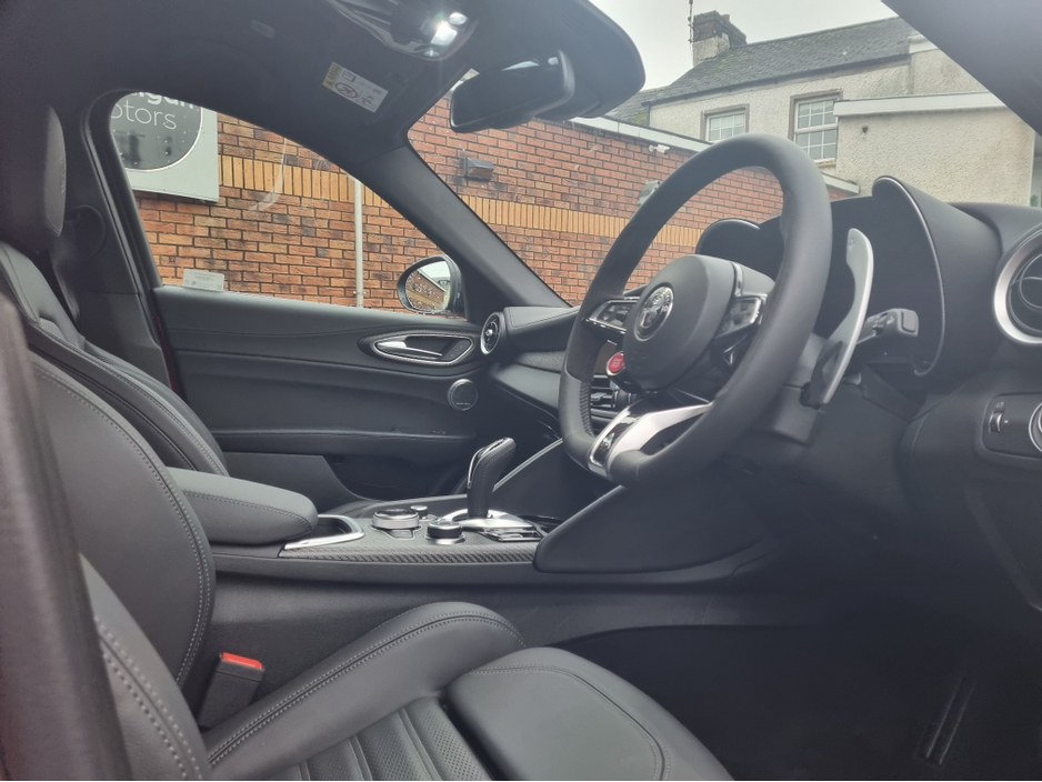 2025 Alfa Romeo Giulia V6 BI-TURBO QUADRIFOGLIO