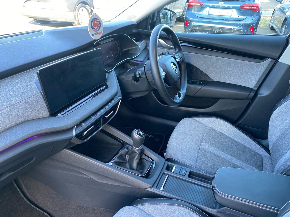 2024 Skoda Octavia - image 2