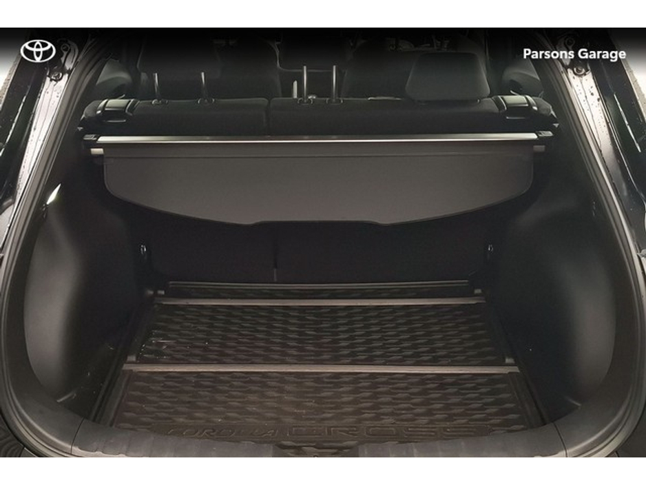 2024 Toyota Corolla Cross CROSS LUNA 1.8 €33,995