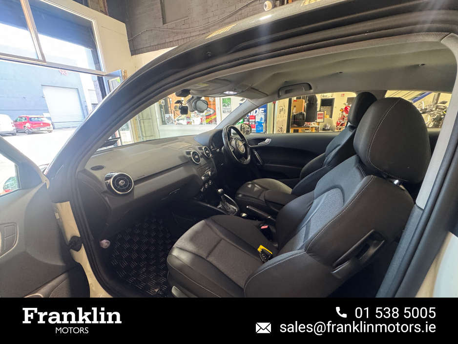 2011 Audi A1 - image 6