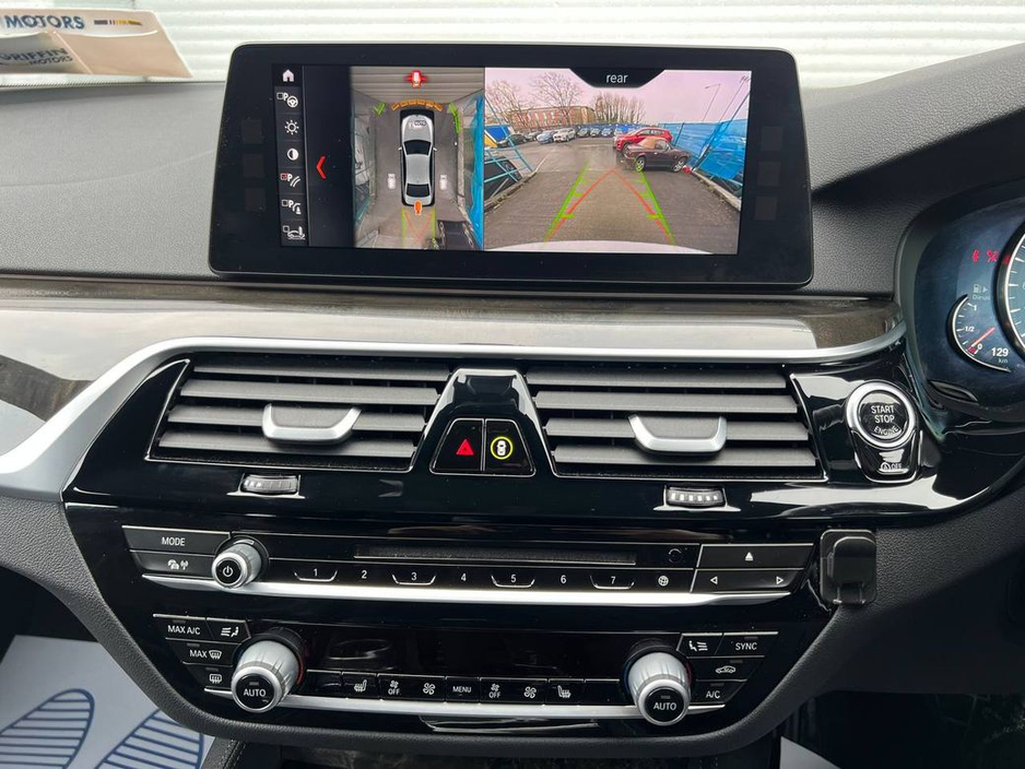 2017 BMW 5 Series - image 7