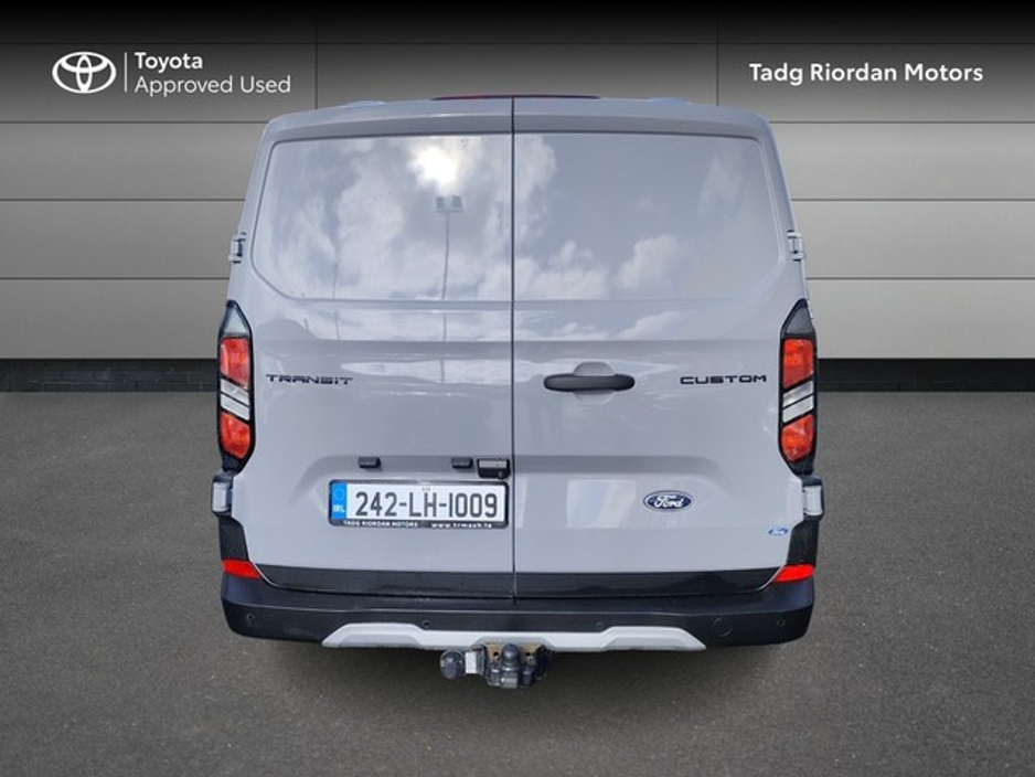 2024 Ford Transit Custom - image 4