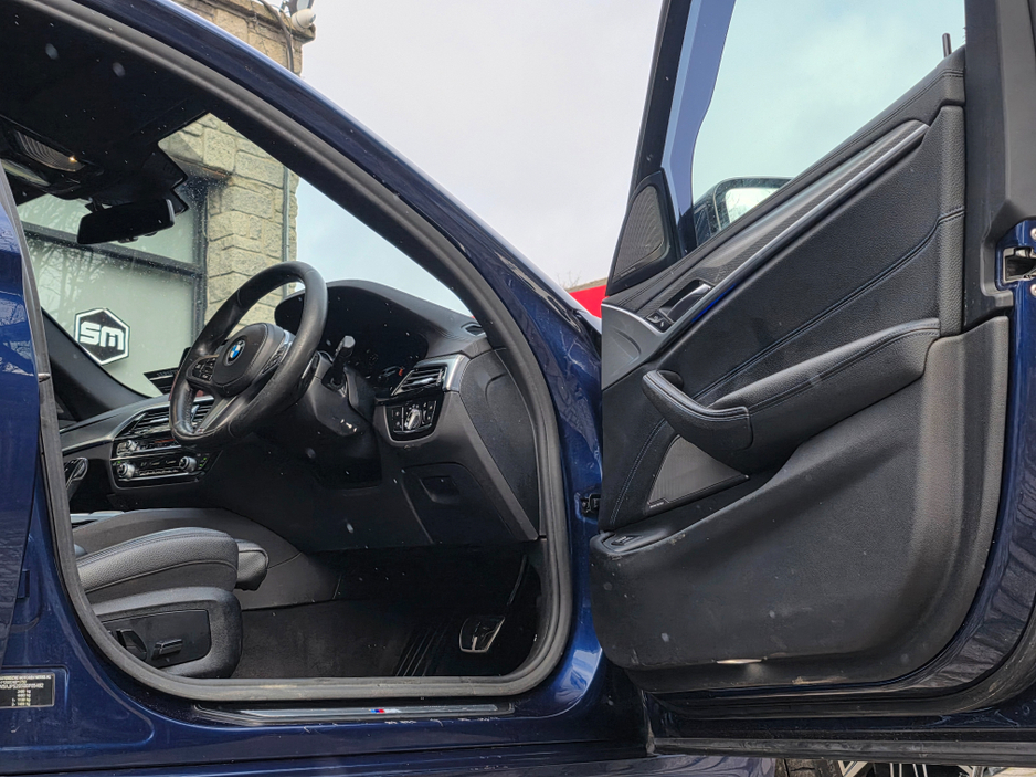 2019 BMW 5 Series - image 10