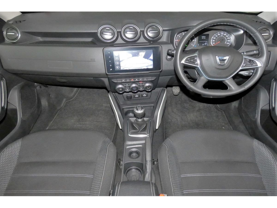 2022 Dacia Duster - image 25