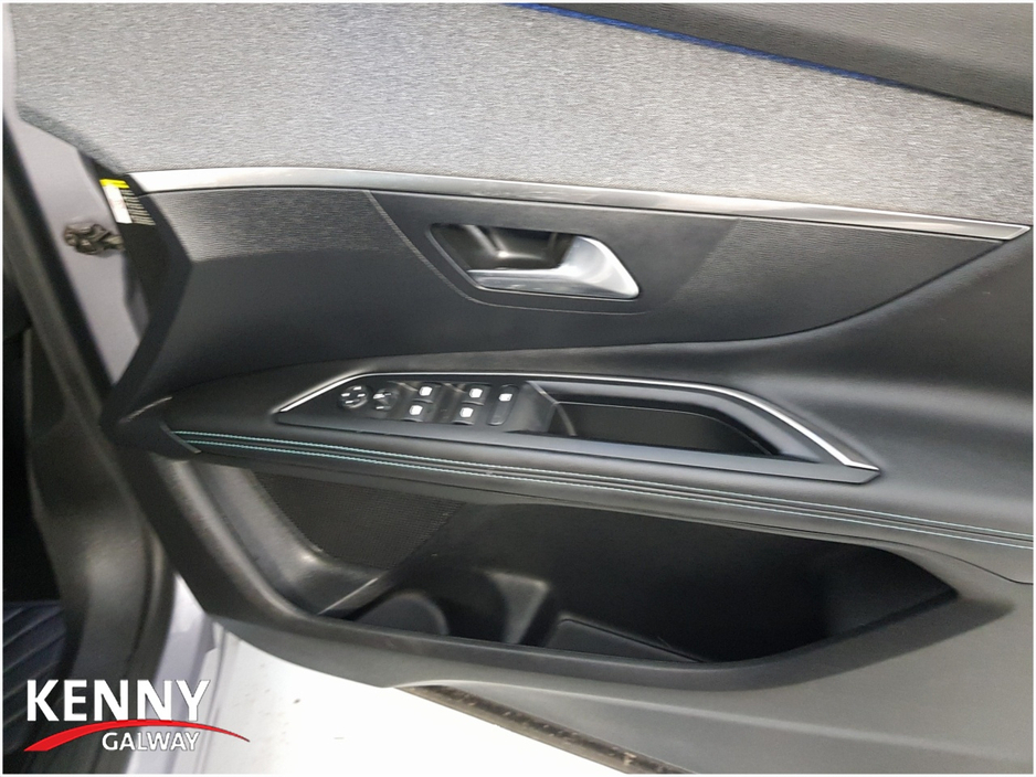 2022 Peugeot 3008 - image 22