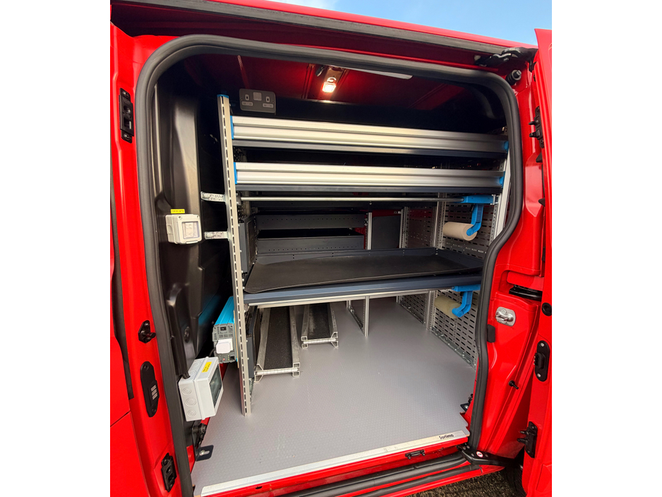 2021 Ford Transit Custom - image 11