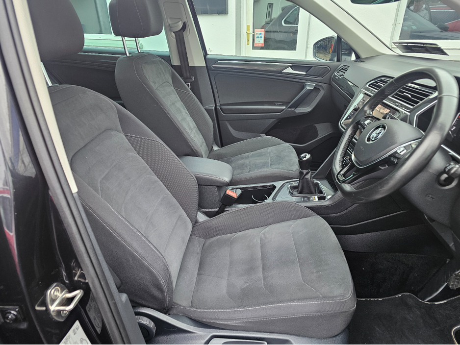 2019 Volkswagen Tiguan R-LINE 2.0 TDI MANUAL 6SPEED FWD 150HP 5DR €27,950