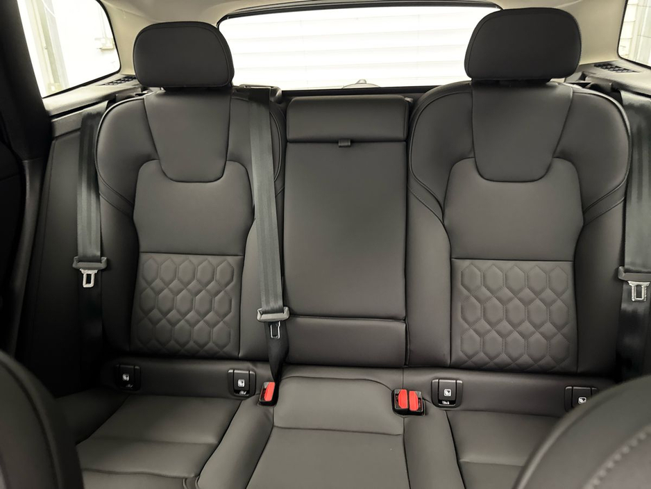 2026 Volvo XC60 - image 29