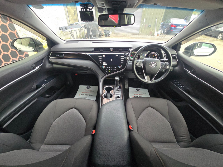 2020 Toyota Camry - image 19