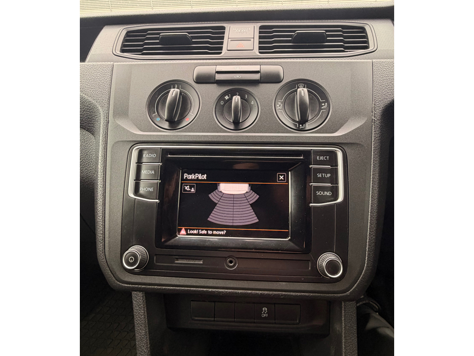 2019 Volkswagen Caddy - image 16