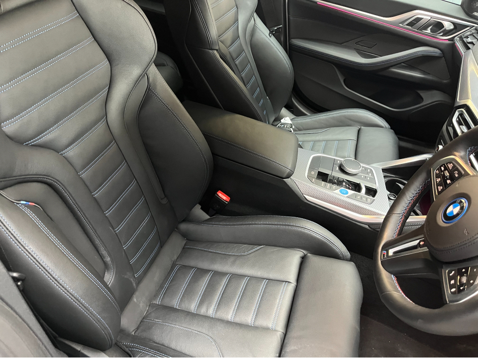 2025 BMW i4 €58950 2025 BMW I4 M50 ONLY 9K KMS / CRUISE CONTROL / 360° PARKING CAMERA / ELECTRIC MEMORY & HEATED SEATS / HEATED STEERING WHEEL / APPLE CARPLAY / AMBIENT LIGHTS €58,950