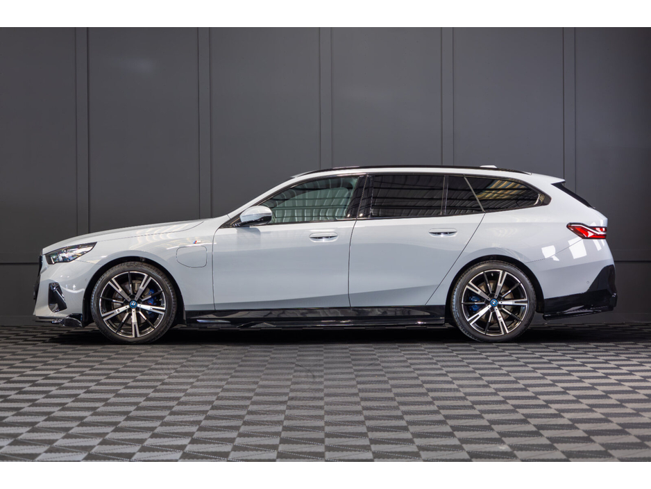 2025 BMW 5 Series 530e M Sport €63,950