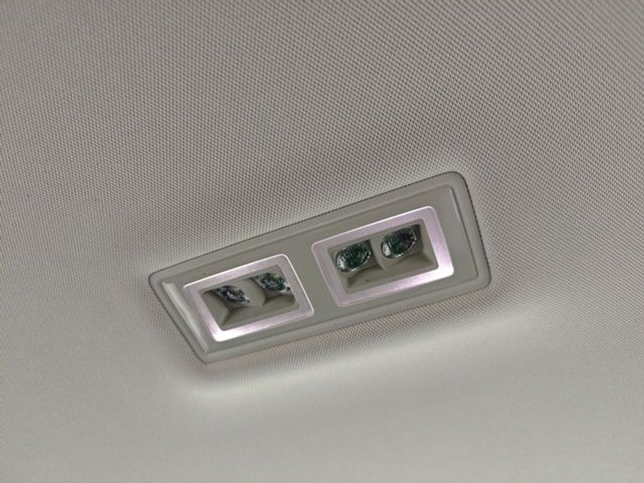 2021 Volkswagen Golf - image 17