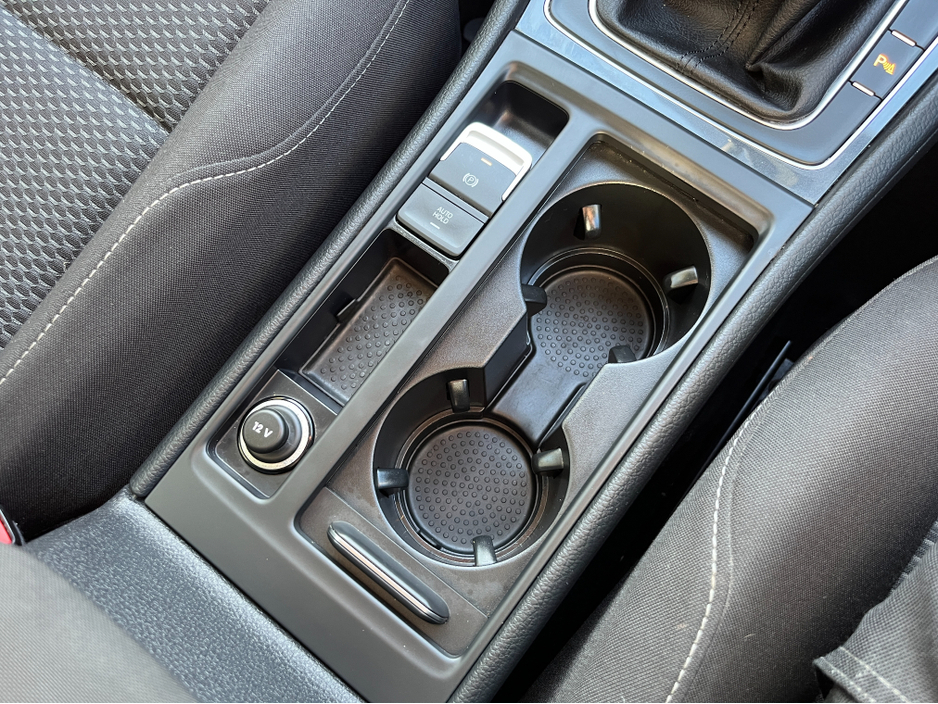 2019 Volkswagen Golf - image 13