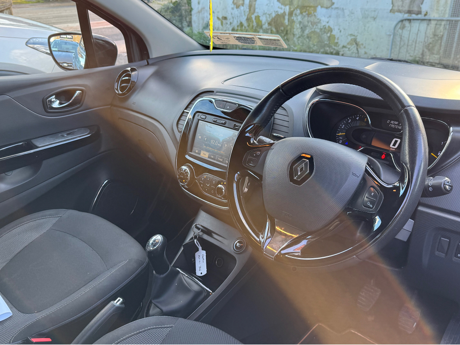 2015 Renault Captur INTENSE 1.5 DCI 90 4DR €8,200