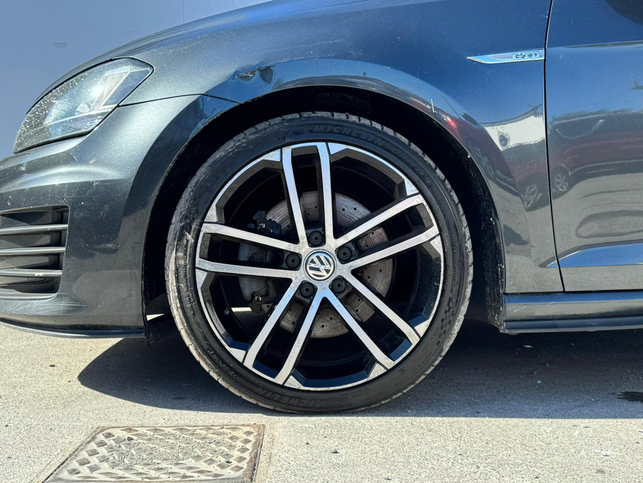 2016 Volkswagen Golf - image 10