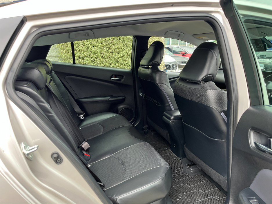 2020 Toyota Prius - image 9