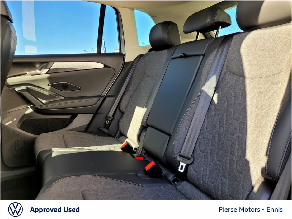 2026 Volkswagen Tiguan - image 8