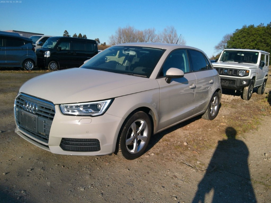 2017 Audi A1 - image 3