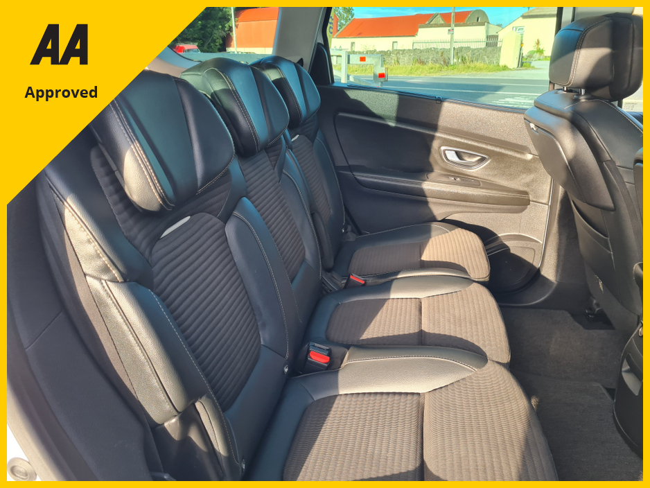 2017 Renault Grand Scenic - image 6