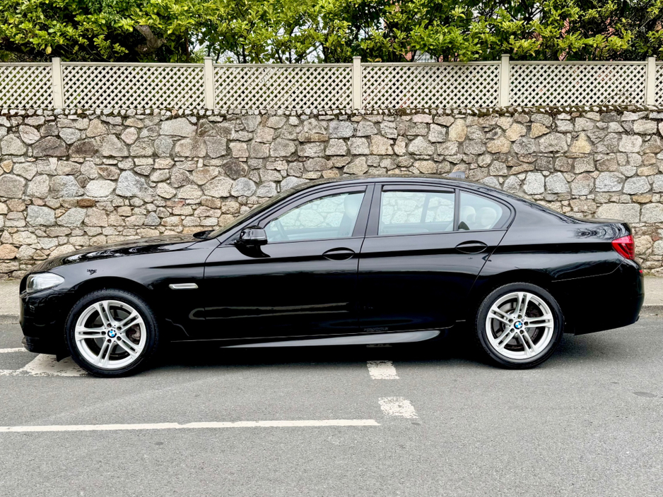 2016 BMW 5 Series - image 4