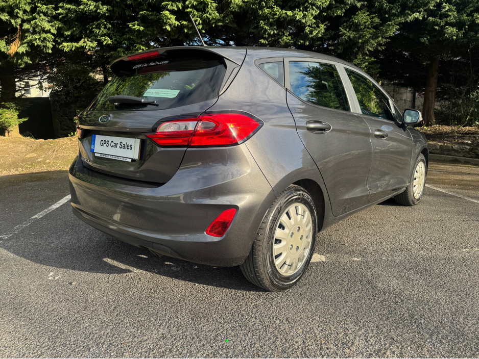 2022 Ford Fiesta - image 11