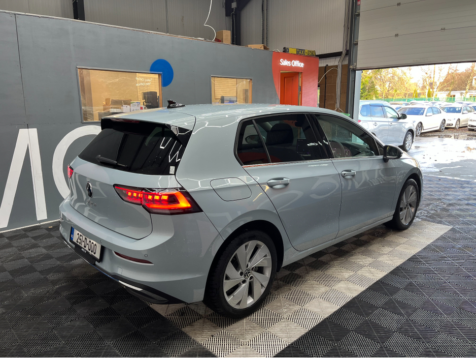 2025 Volkswagen Golf 2025 VOLKSWAGEN GOLF 5D 2.0 AUTOMATIC / CRUISE CONTROL / REVERSE CAMERA / HEATED SEATS / PADDLE SHIFTERS / APPLE CARPLAY / AMBIENT LIGHTS