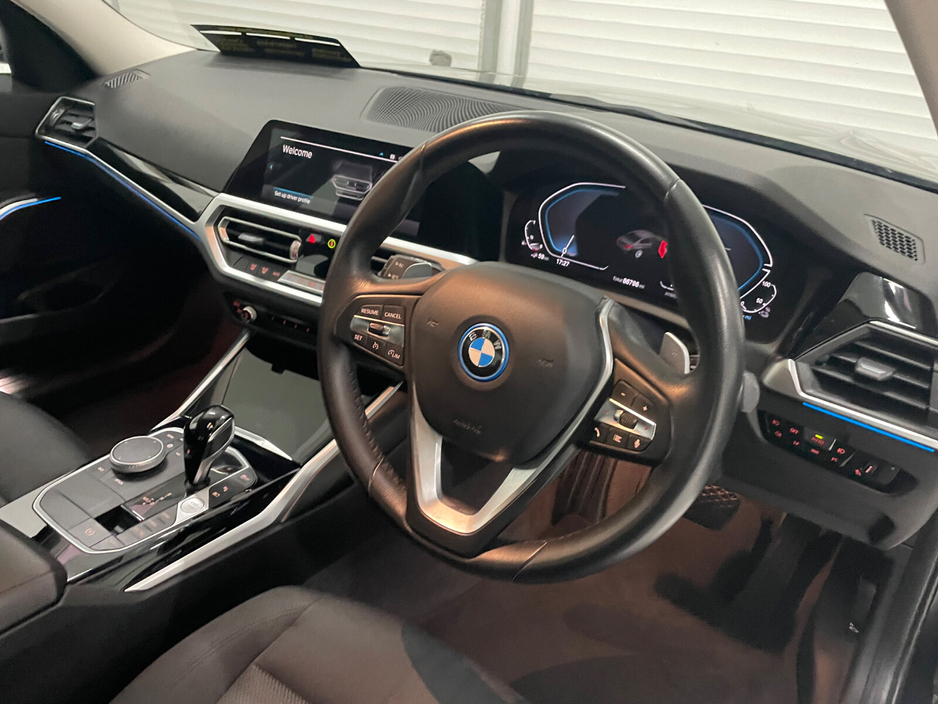 2022 BMW 3 Series  €23,995