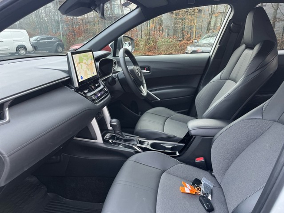 2023 Toyota Corolla Cross - image 6