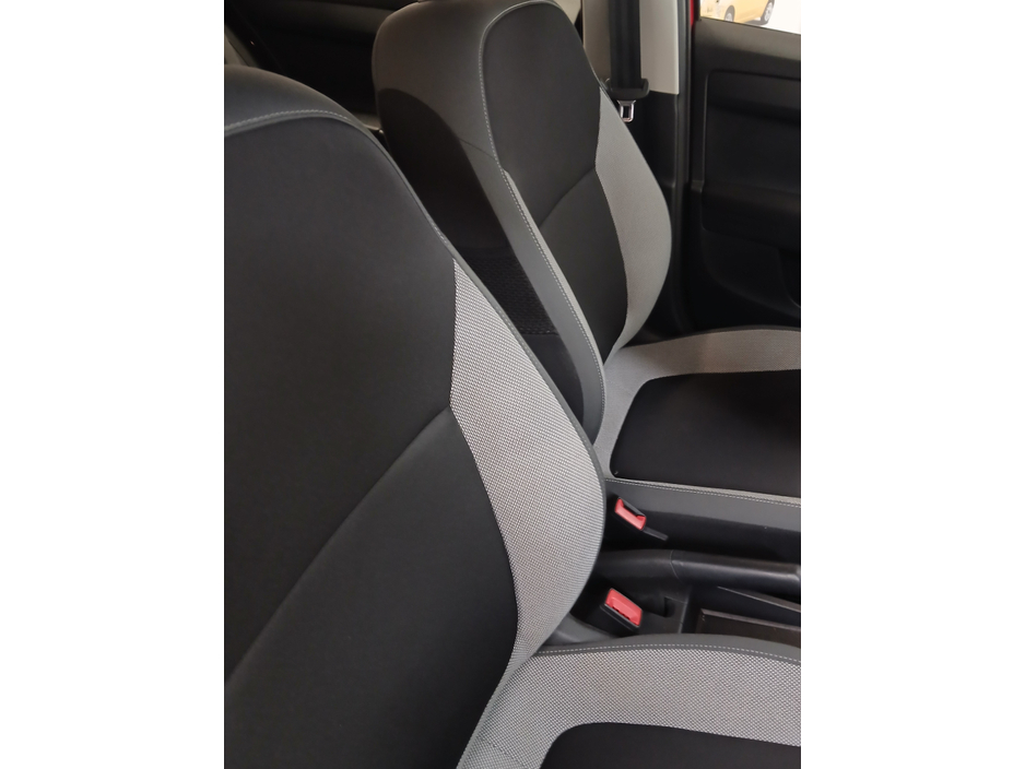 2017 Skoda Fabia - image 5