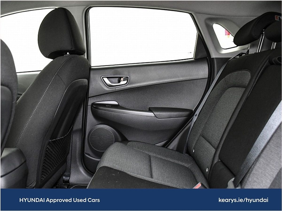 2023 Hyundai Kona EV Executive 39 kWh €21,990