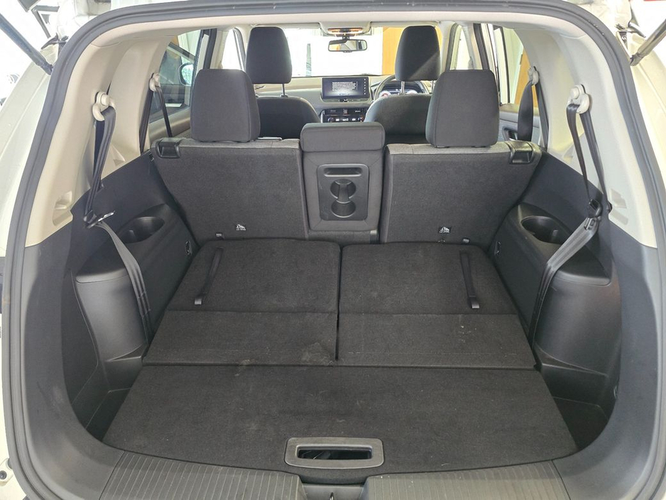 2025 Nissan X-Trail - image 8