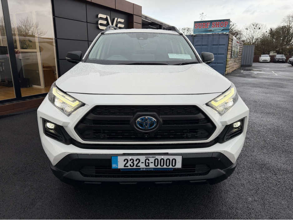 2023 Toyota Rav4 - image 4