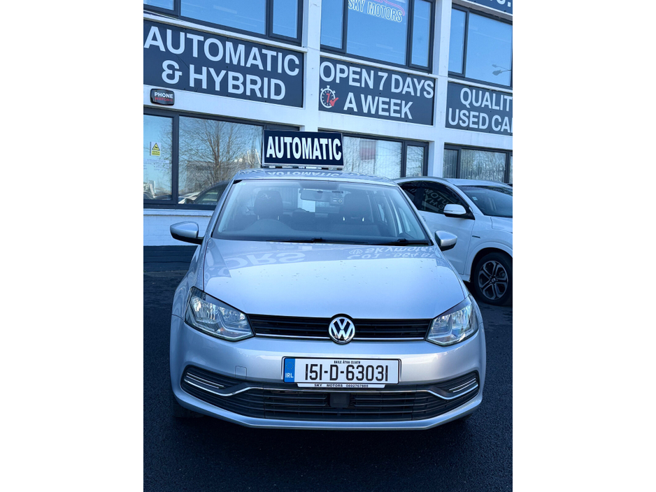 2015 Volkswagen Polo - image 2