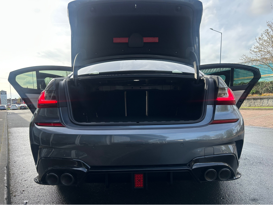 2021 BMW 3 Series - image 28