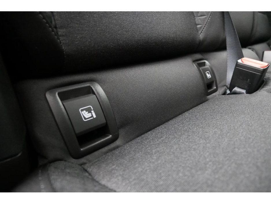 2022 Renault Clio - image 24