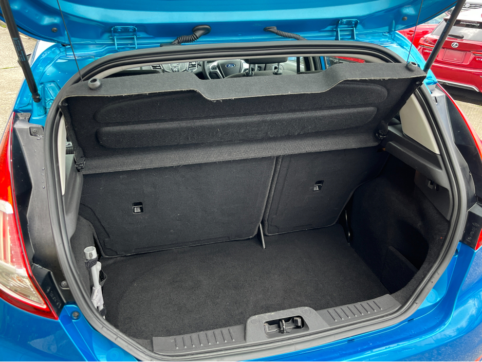 2017 Ford Fiesta - image 8