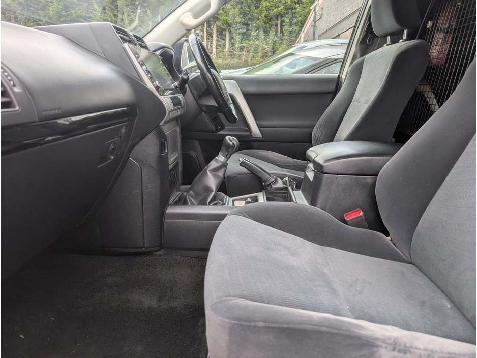 2021 Toyota Landcruiser - image 7