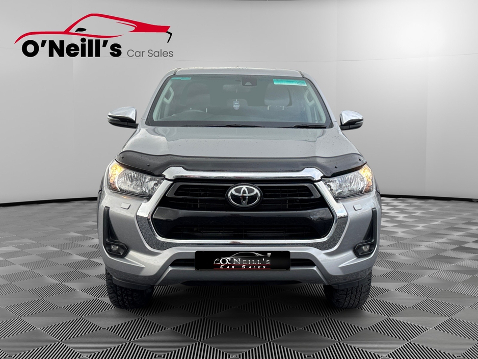 2025 Toyota Hilux - image 4