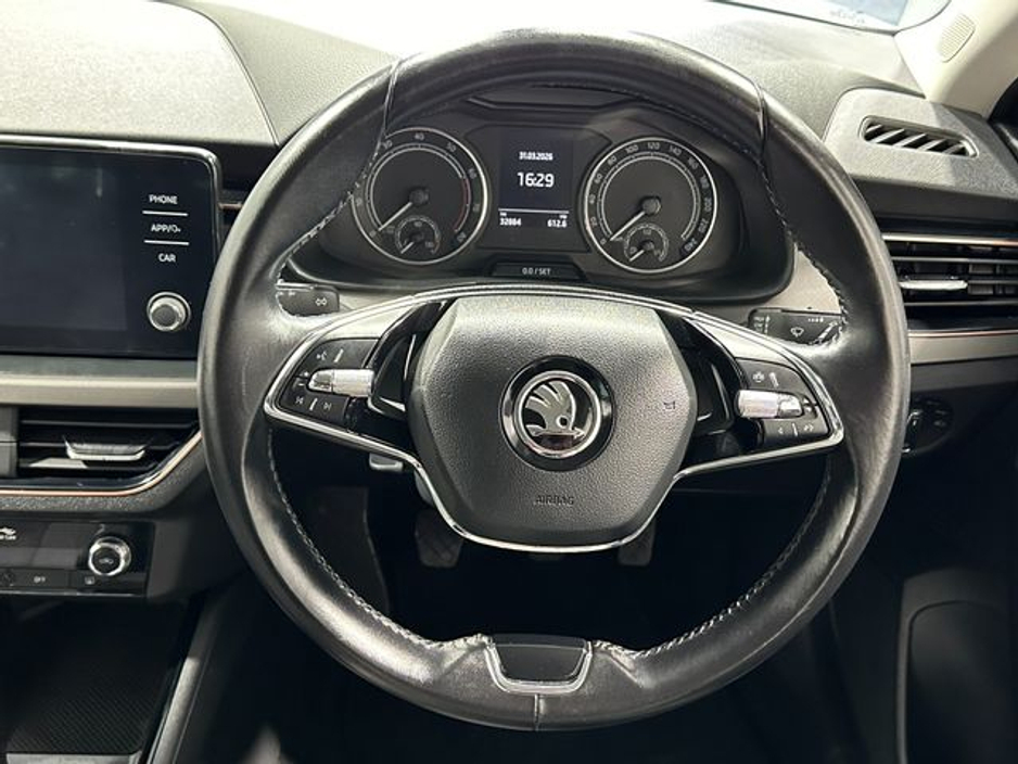2022 Skoda Scala - image 13