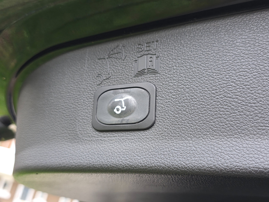 2017 Ford Kuga 1.5TDCi 120PS FWD ST-Line €17,999