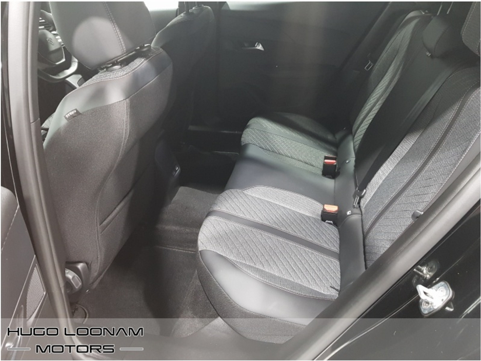 2025 Peugeot 2008 - image 13