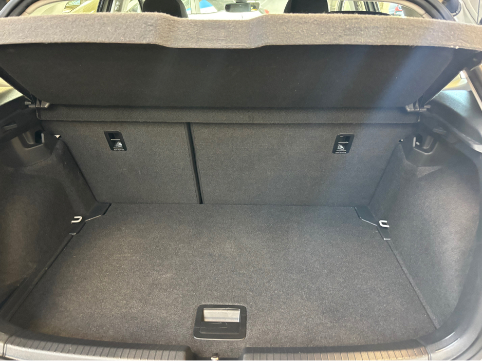 2023 Volkswagen Polo - image 7