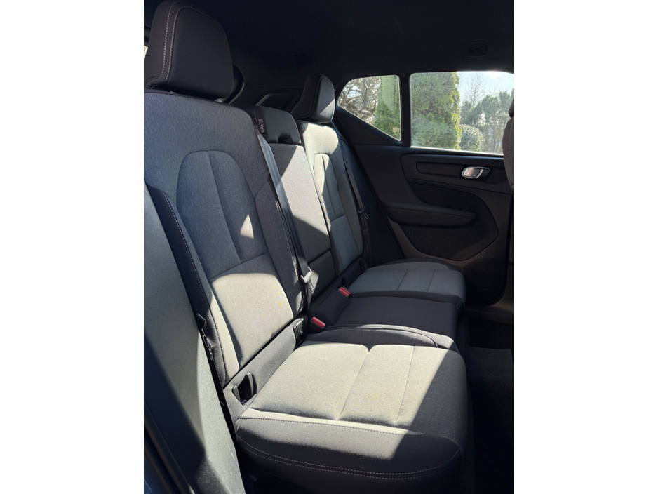 2023 Volvo XC40 - image 11