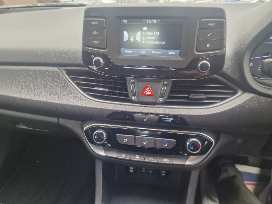 2017 Hyundai i30 - image 11