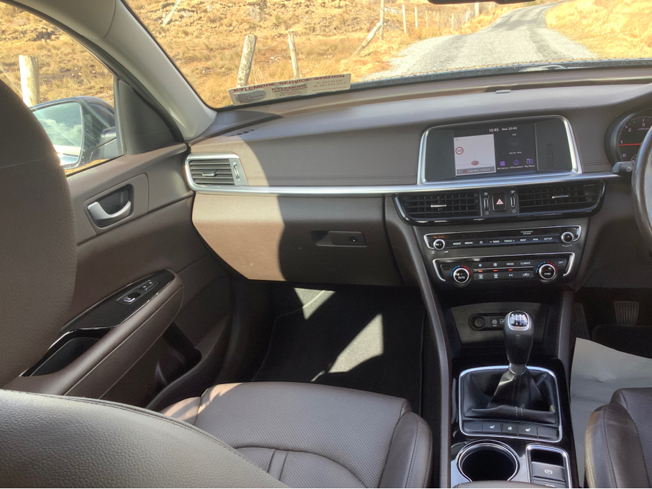 2019 Kia Optima - image 17